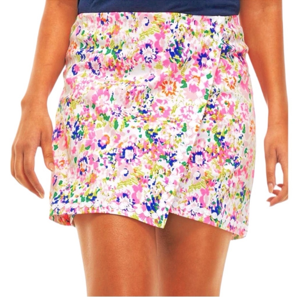 Crown & Ivy “Petal Pops”  Floral Skort‎ size 8
